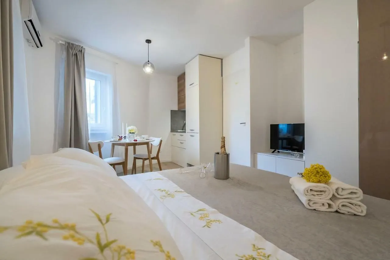 Studio Apartments Petar In Old Part Of Town Split