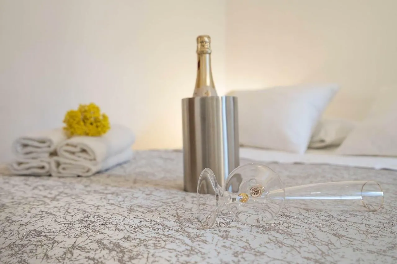 Studio Apartments Petar In Old Part Of Town Split