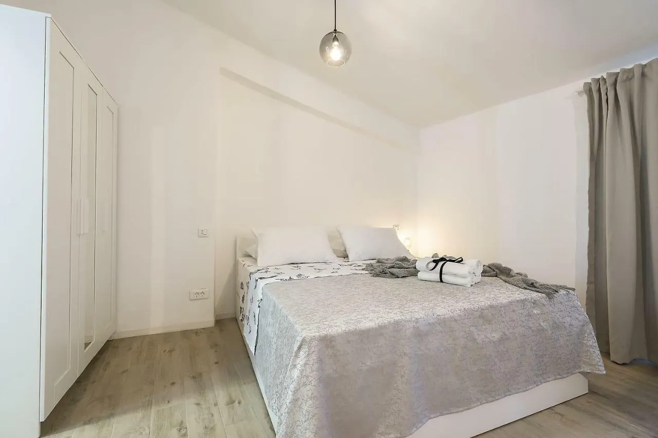 Studio Apartments Petar In Old Part Of Town Split