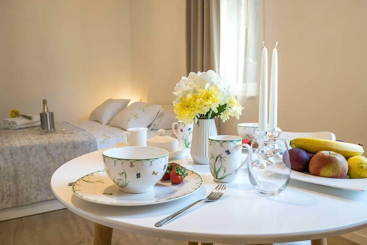 Studio Apartments Petar In Old Part Of Town Split