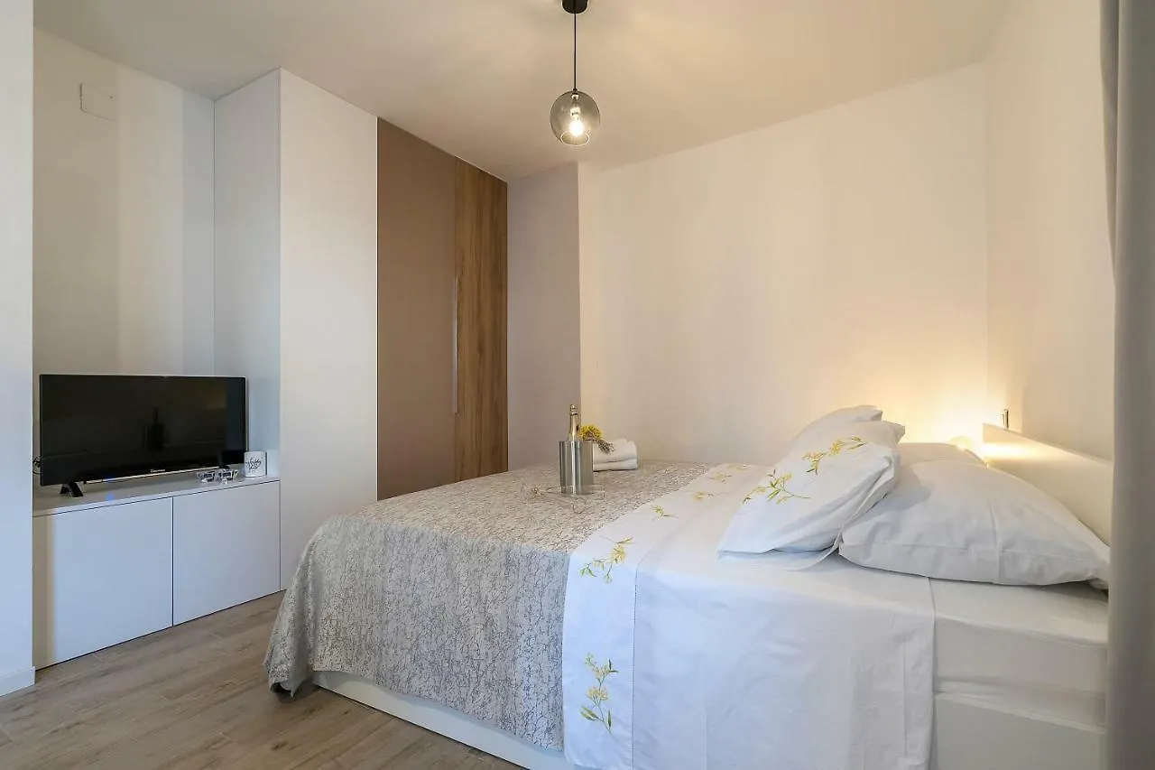 Studio Apartments Petar In Old Part Of Town Split Kroatië